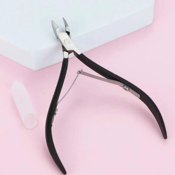 Cuticle Nipper - Picture 1 of 3
